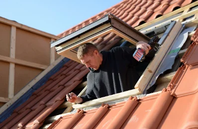 Pose de fenêtres de toit Velux à Étrochey
